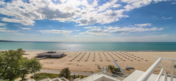 Die bulgarische Schwarzmeerküste überzeugt mit Traumstränden und guten Preisen – 60 Prozent der Deutschen planen Sommerurlaub für 2023