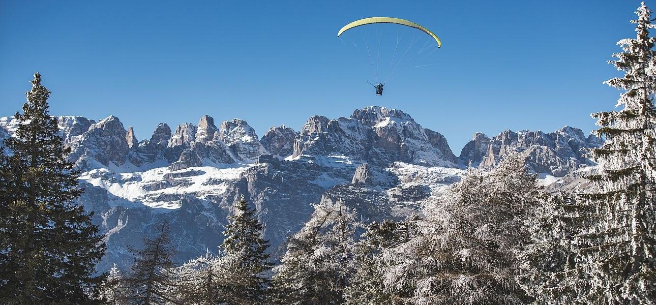 Von Snowkiting, Paragliding und Eisklettern: Adrenalin-Aktionen im Trentino
