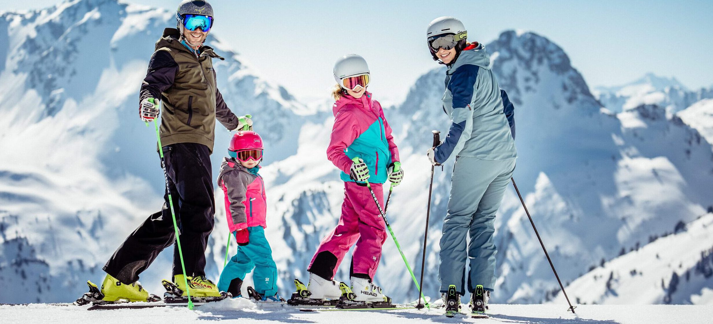 Skiurlaub mit Familie in den Bergen